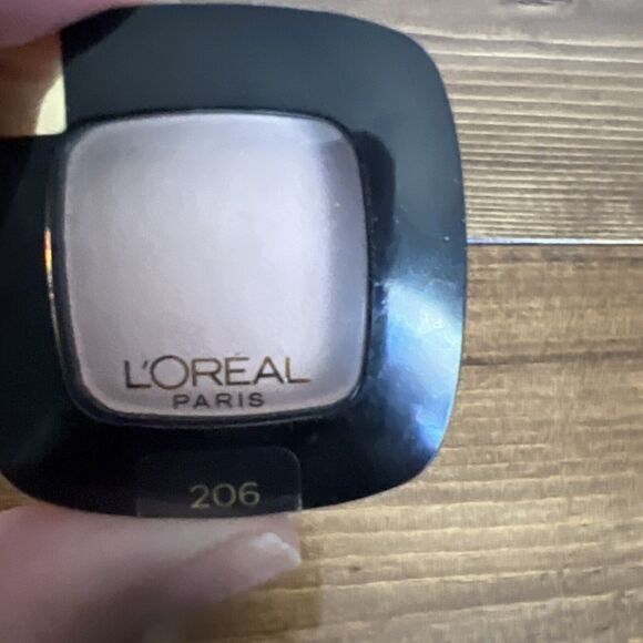 L’Oréal Paris Colour Riche Eyeshadow #206 Mademoiselle Pink 0.12 Oz Sealed New - Picture 2 of 8